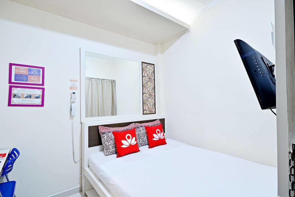 Zen Rooms Cideng Barat Джакарта Екстер'єр фото