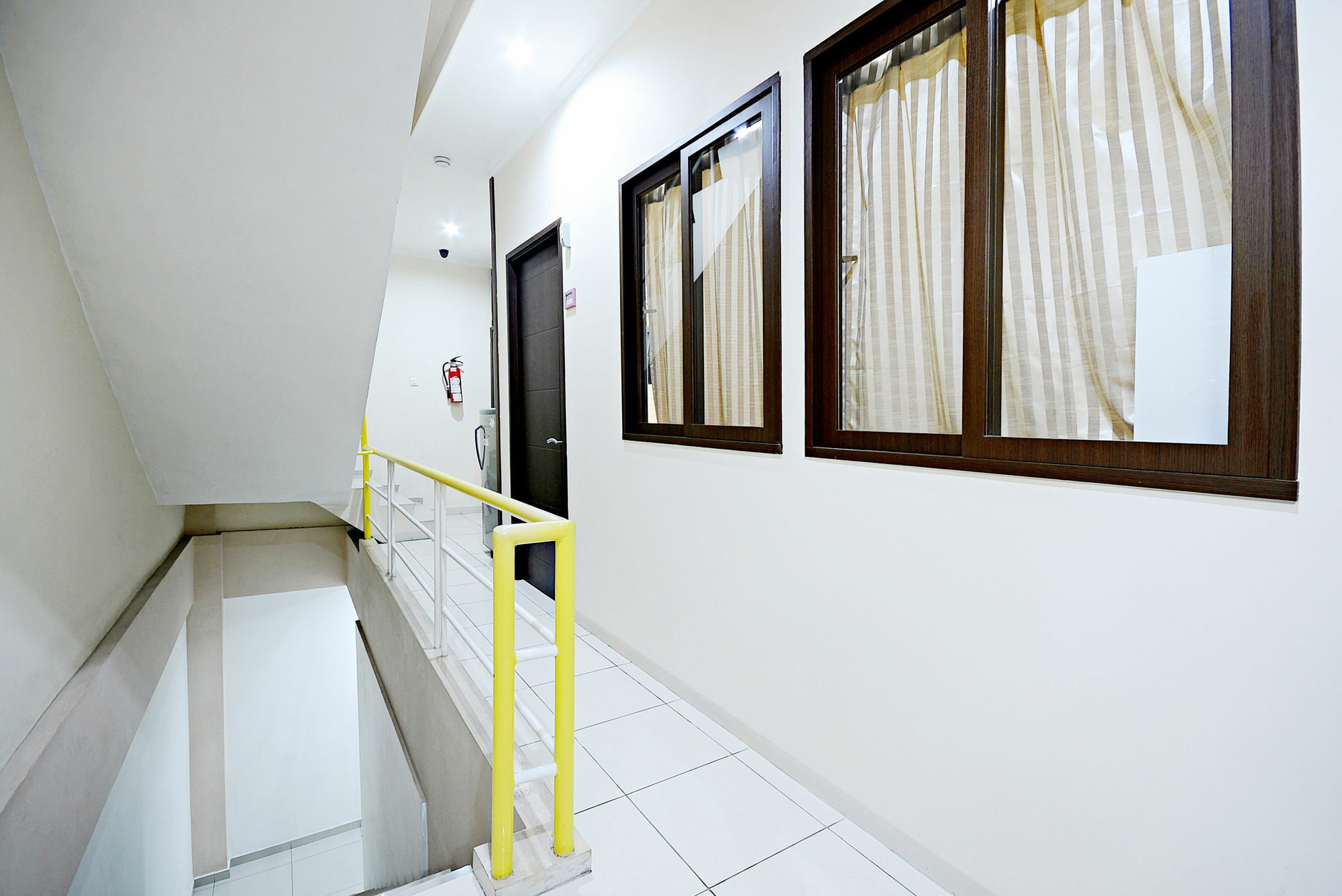 Zen Rooms Cideng Barat Джакарта Екстер'єр фото