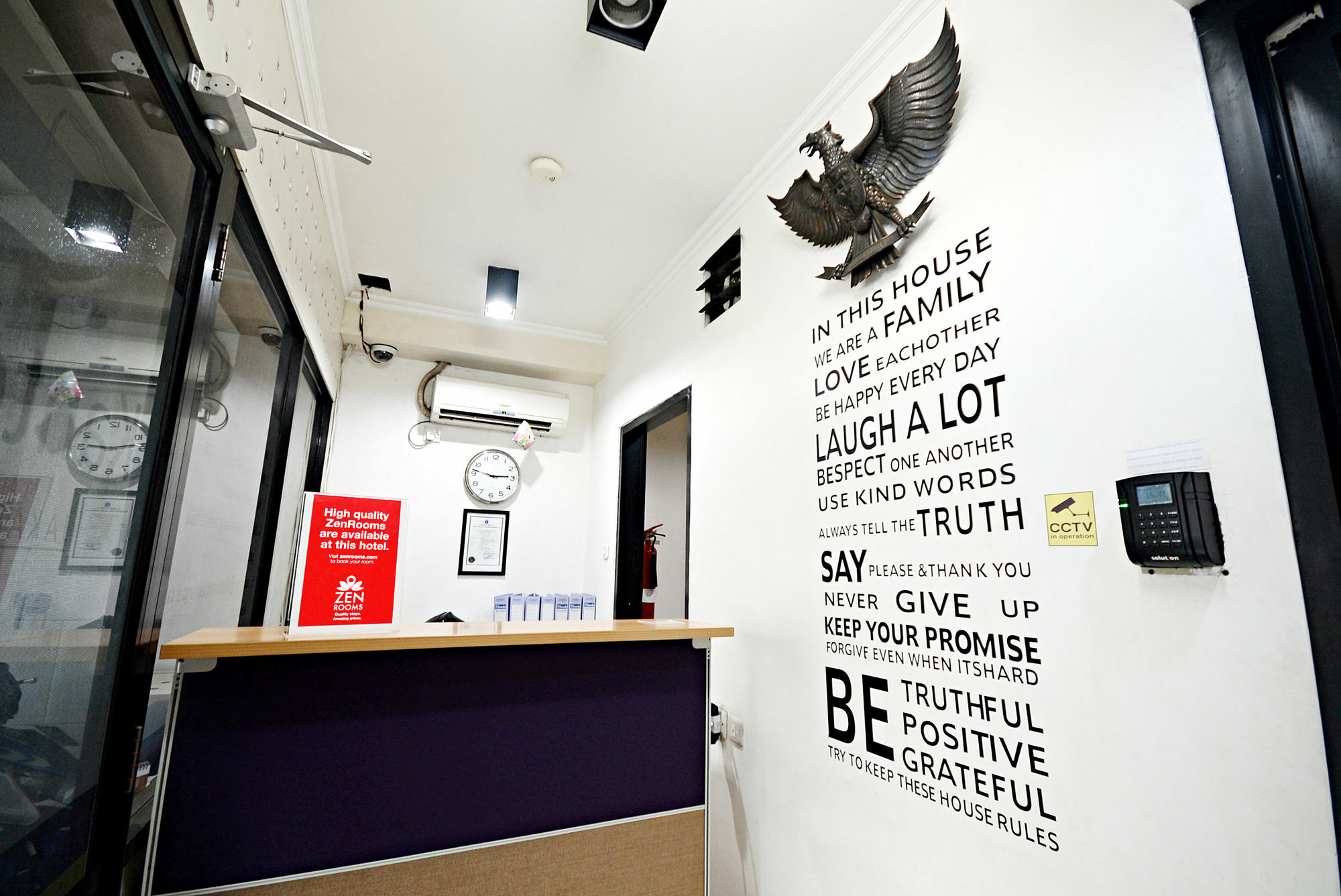 Zen Rooms Cideng Barat Джакарта Екстер'єр фото